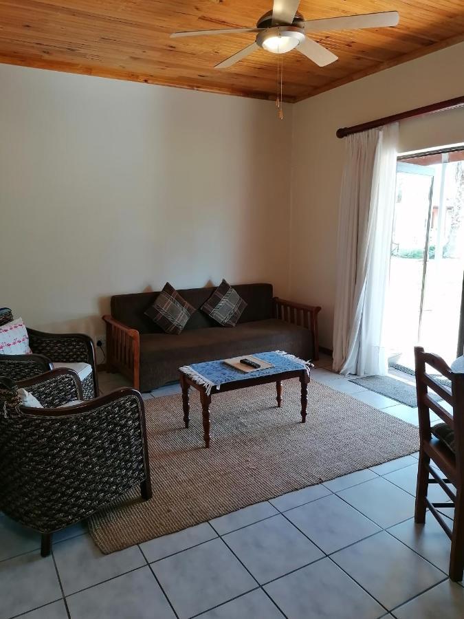 Culdesac Guesthouse Oudtshoorn Esterno foto