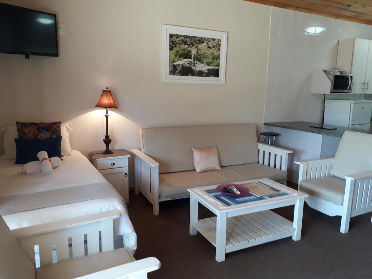 Culdesac Guesthouse Oudtshoorn Esterno foto