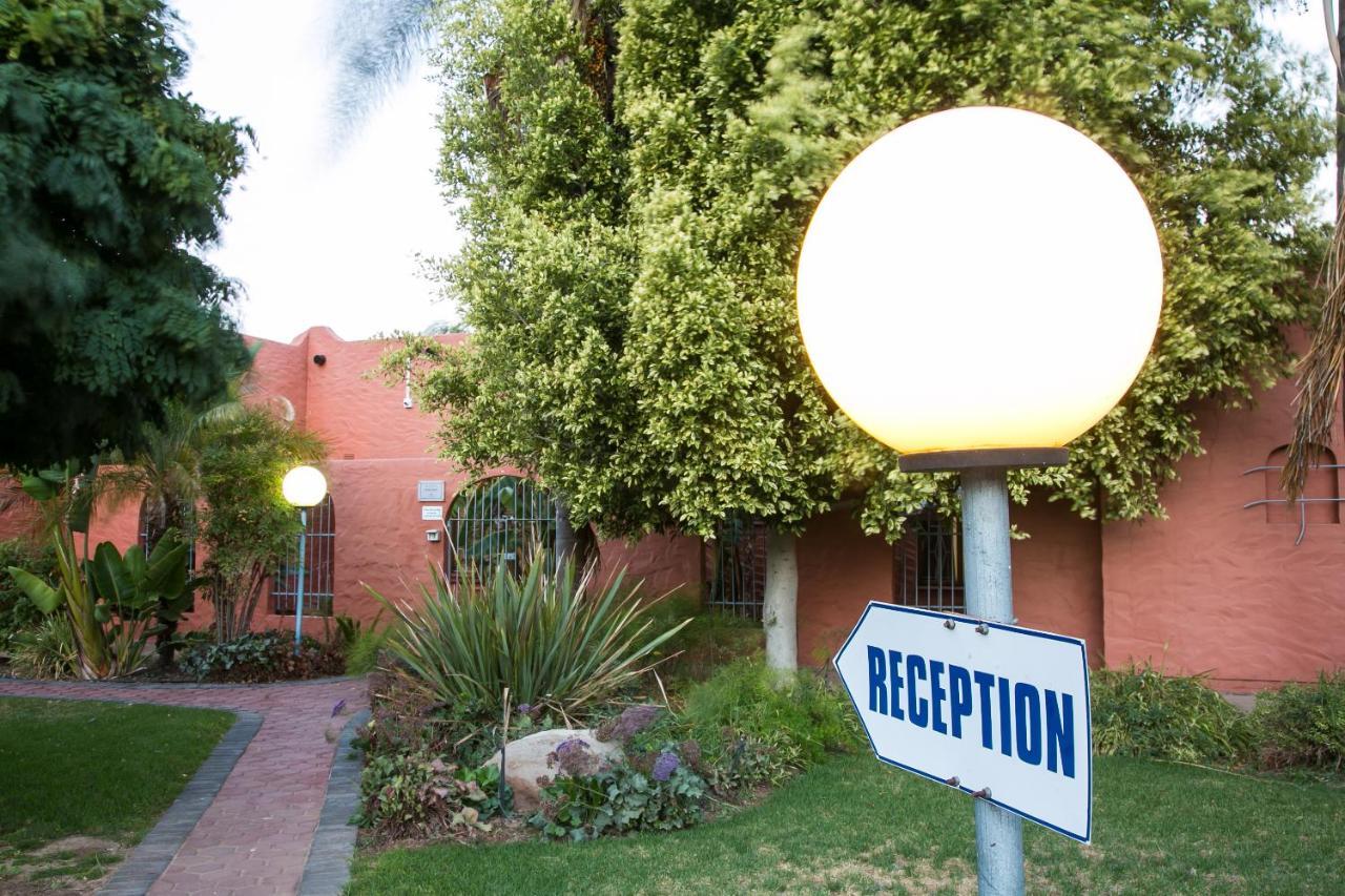 Culdesac Guesthouse Oudtshoorn Esterno foto